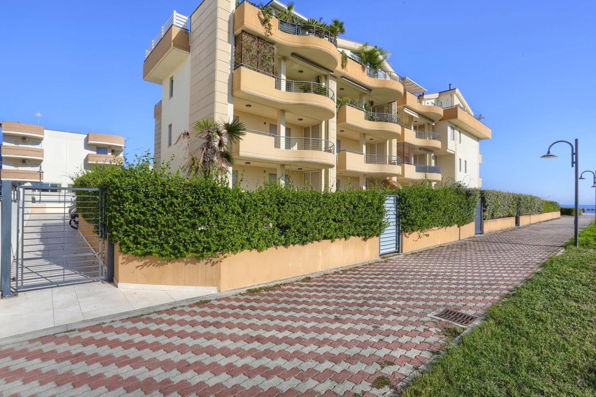 Mazzarosa Residence Roseto degli Abruzzi Kültér fotó